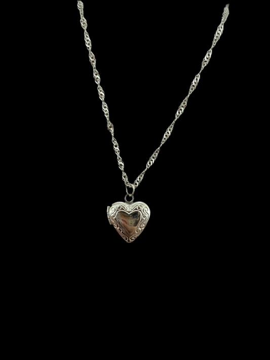 Marianne Locket
