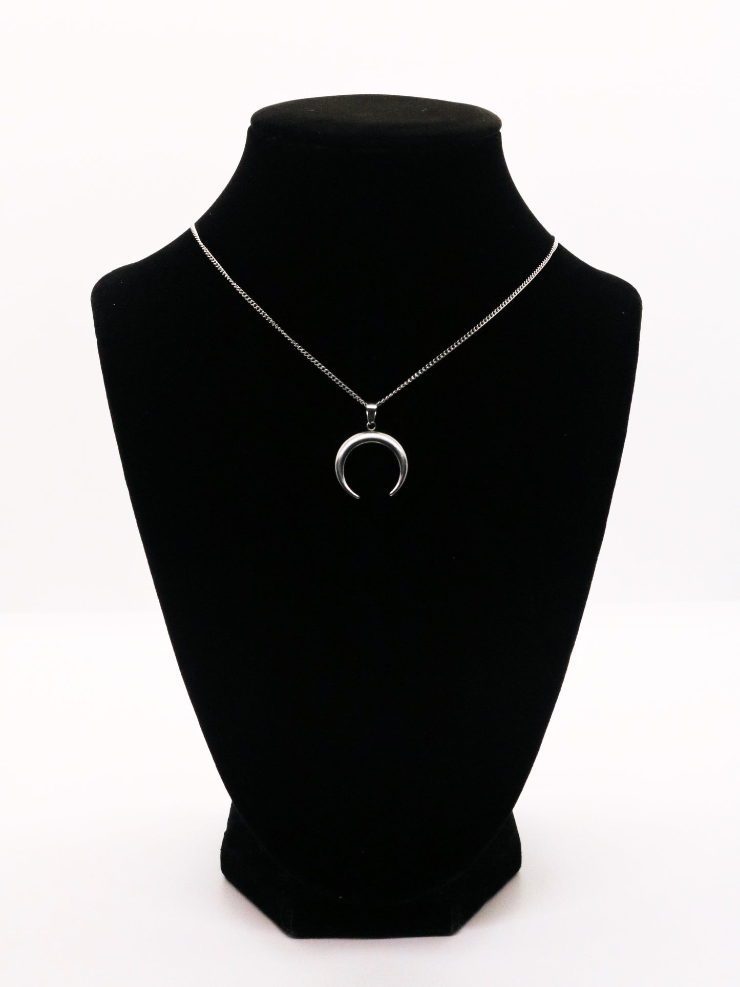 Lilis Moon Necklace