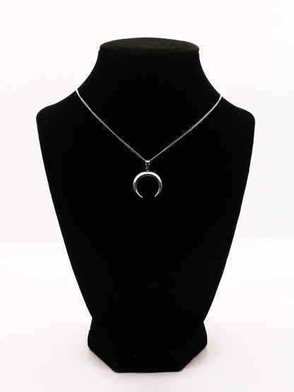 Lilis Moon Necklace