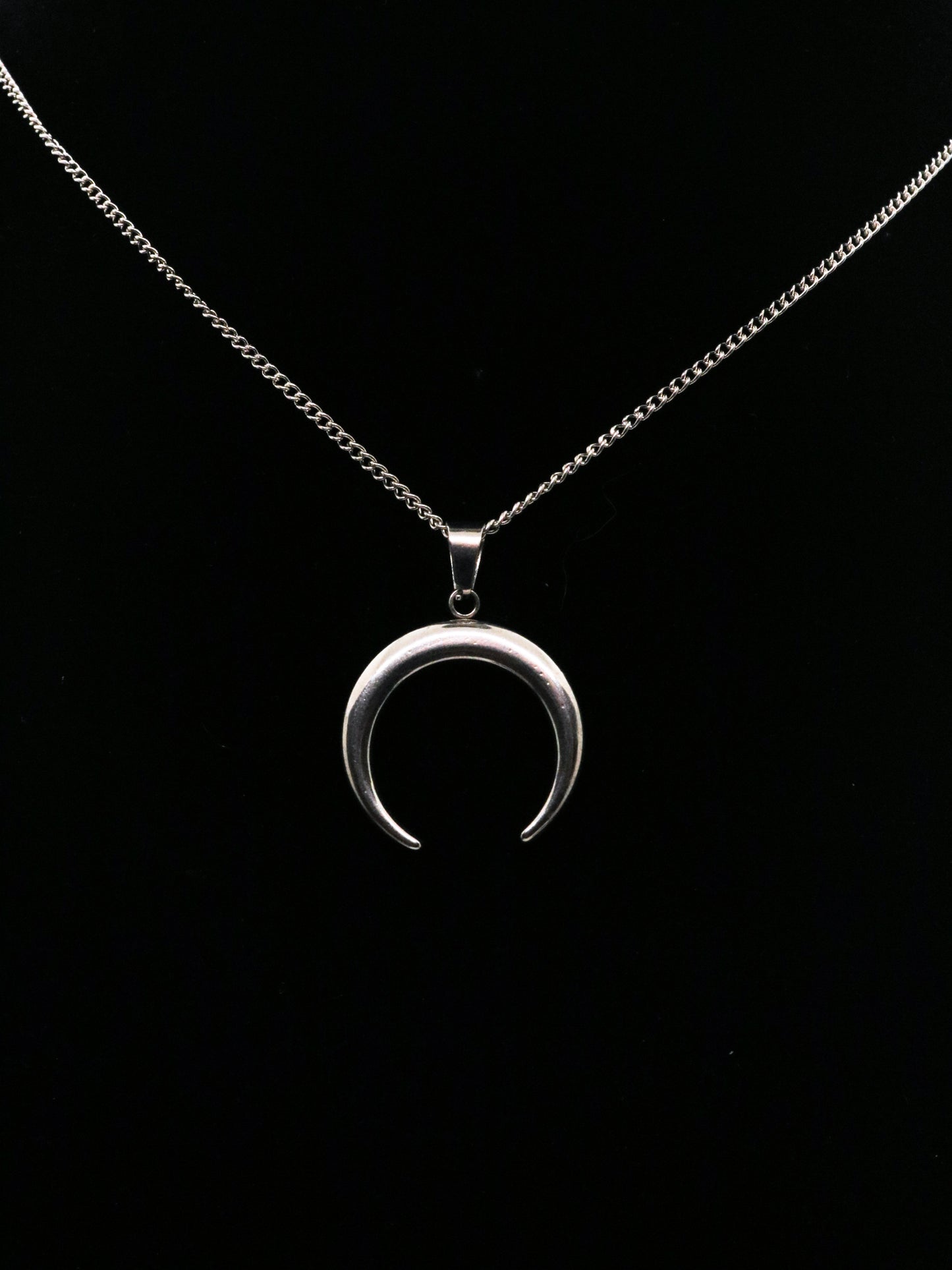 Lilis Moon Necklace